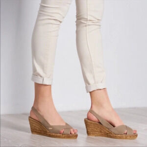 Viscata Calella Canvas Wedges in Tan EU 36